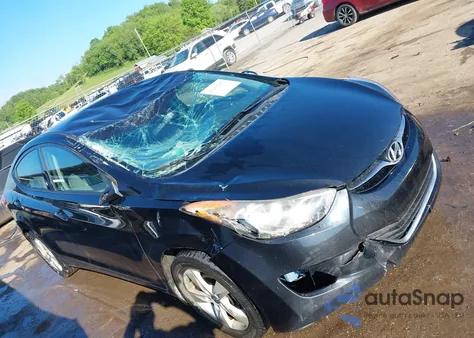 2013 Hyundai Elantra Gls z USA, uszkodzony, nr VIN KMHDH4AE8DU989736